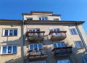 Prodej bytu 1+1 v podkroví , 45 m2 , v Ostrově, okr. Karlovy Vary