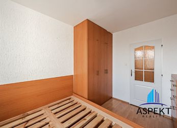 Útulný byt 2+kk k pronájmu, 42,8 m2 + lodžie 6,3 m2, komora, ul. V Štíhlách, Praha 4 - Krč