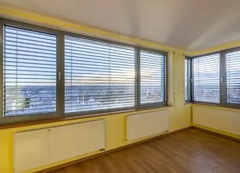 Praha, pěkný, světlý nezařízený byt 3+kk k pronájmu, 110 m2, balkon, Prosek- Na Prosecké vyhlídce