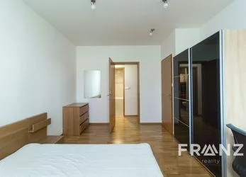 Prodej bytu 3+kk 81m², Korunní, Praha 10 - Vinohrady