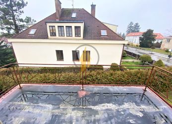 Prodej dvougeneračního rodinného domu 6+2 se zahradou v Lázních Bělohrad