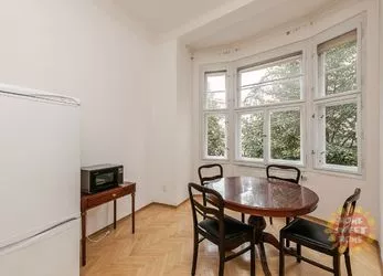 Praha, velice hezký prostorný byt 2+1 k pronájmu, Bachmačské náměstí, 80 m2