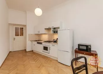 Praha, velice hezký prostorný byt 2+1 k pronájmu, Bachmačské náměstí, 80 m2