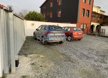 Prodej cihlového bytu 1+1 včetně uzavřeného parkování ve Štarnově