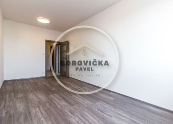 Pronájem bytu s garážovým stáním a balkonem, 2+kk, Praha 10 - Štěrboholy