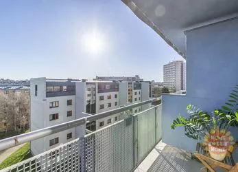 Žižkov, krásný nezařízený byt 3+kk k pronájmu (72m2), balkón, ulice K Lučinám.