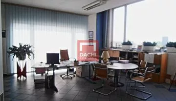 Pronájem celého patra - kanceláře se sklady cca 1000m², Olomouc ulice Šlechtitelů