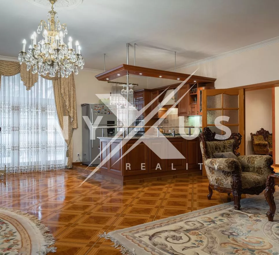 Prodej rodinného domu 488 m2, pozemek 673 m2, Kamencová, Praha 14 - Hostavice