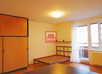 Pronájem cihlového bytu 1+kk s balkónem, 38 m² v Olomouci, ul. J. Beka.