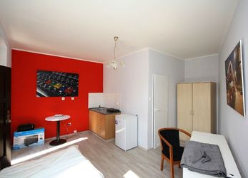 Praha, krásný zařízený byt k pronájmu 1+kk (20m2), ulice Cimburkova, Žižkov, od 1.5.