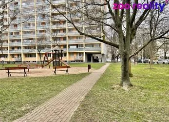 Pronájem bytu 1+kk 38m², Družby, Pardubice