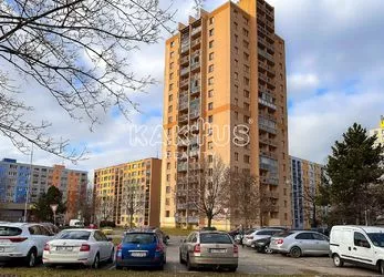 Prodej bytové jednotky 3+1 (77 m2) s balkonem, na ulici Horymírova, Ostrava-Zábřeh