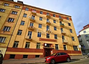 Pronájem bytové jednotky 2+kk (sklepní kóje) 42 m2 Praha 4
