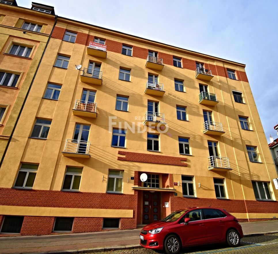 Pronájem bytové jednotky 2+kk (sklepní kóje) 42 m2 Praha 4