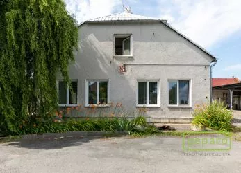 Prodej atypického rodinného domu 169 m², pozemek 1454 m²