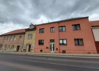 Prodej bytového domu v centru města Podbořan