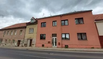 Prodej bytového domu v centru města Podbořan