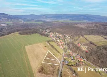 Prodej stavebního pozemku v obci Opárno - Velemín, 1141 m2, okres Litoměřice