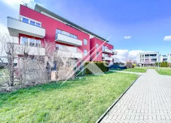 Prodej bytu 1+kk - 41m2 s balkonem a parkovacím stáním, Penízovková, Praha 10 - Pitkovice