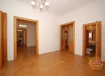 Vinohrady, prostorný byt 5+1 k pronájmu, 2 koupelny, 2 balkóny, (172m2), ulice Ibsenova