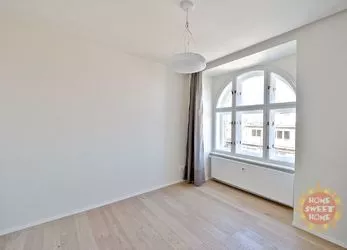 Praha, pronájem, slunný, nezařízený byt 2+kk (50 m2), Lucemburská, Vinohrady