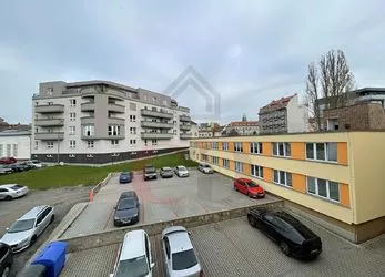 Pronájem kancleřáských prostor 27m2, Plzeň - Slovany