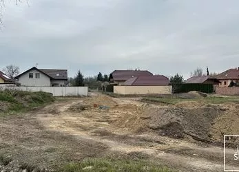 Stavební pozemek Nymburk - Drahelice, 838 m2 pro rodinný dům P1