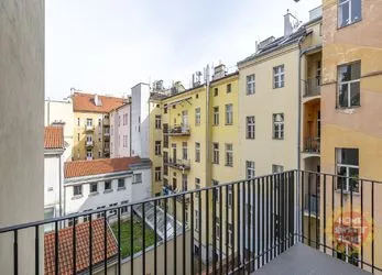 Praha, nezařízený byt po rekonstrukci k pronájmu 3kk(78 m2), balkon, ulice Opatovická, Nové Město