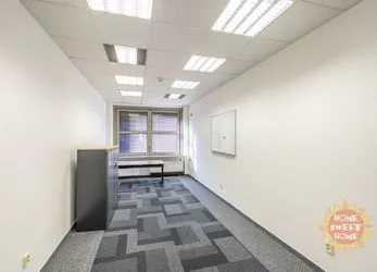 Kancelářské prostory k pronájmu (20,1m2) v areálu Green park, Poděbradská ulice, bez provize RK.