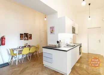 Rezidenční bydlení, pronájem krásného pokoje 16m2, ulice nám.Kinských, Praha 5