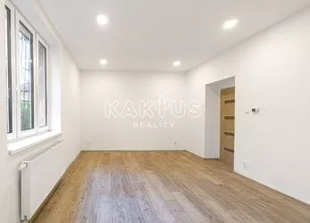Pronájem bytu 1+1 (37 m2), na ulici Keramická 13, Slezská Ostrava-Muglinov