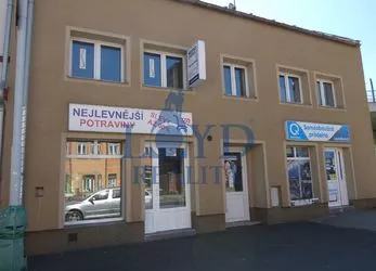 Obchod s výlohou na rozcestí U Koníčka