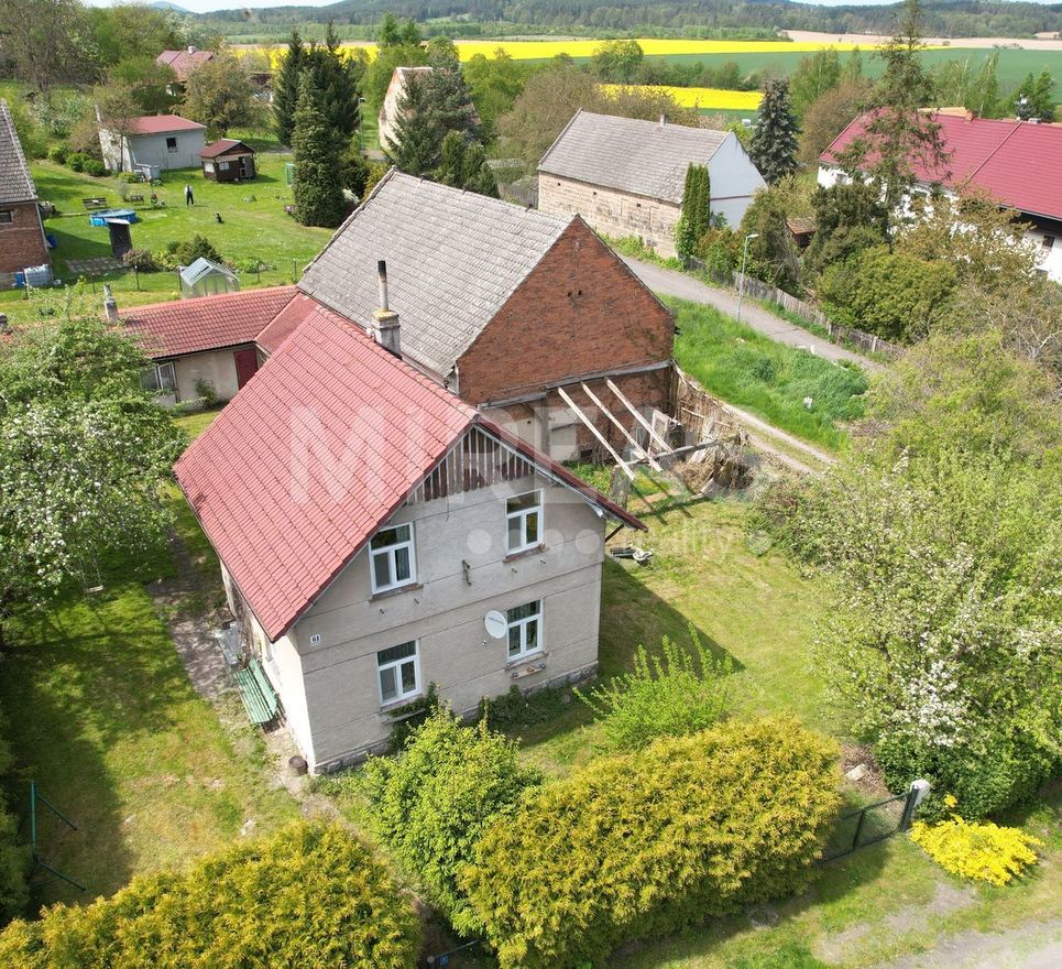 Zbyny - část obce Doksy, prodej RD 3+1, 85 m2, na pozemku 797 m2, okr. Česká Lípa.