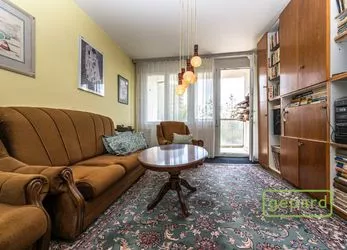 Prodej bytu 3+1 s lodžií, Zárubova, Praha 12 - Kamýk