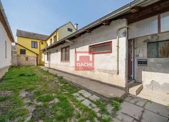 Nabízíme k prodeji dvougenerační rodinný dům v Olomouckém kraji v obci Moravičany.