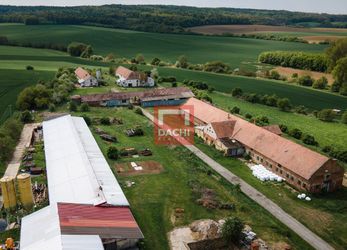 Nabízíme k pronájmu areál bývalého ZD Morkovice - Slížany o ploše 19.755 m².