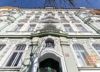 K pronájmu skladový prostor 12m2, ulice Vinohradská, Praha 10