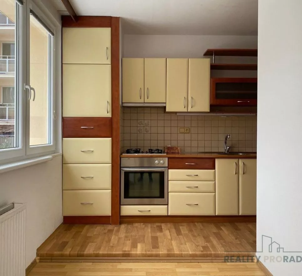 Nabízíme k pronájmu byt 4+1, lokalita Uherské Hradiště – Východ, ulice Sadová.