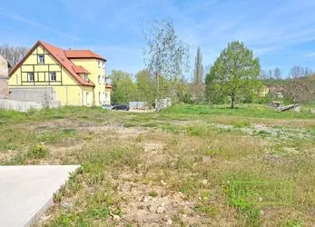 Stavební pozemek 1011m2, obec Neuměřice u Kralup nad Vltavou