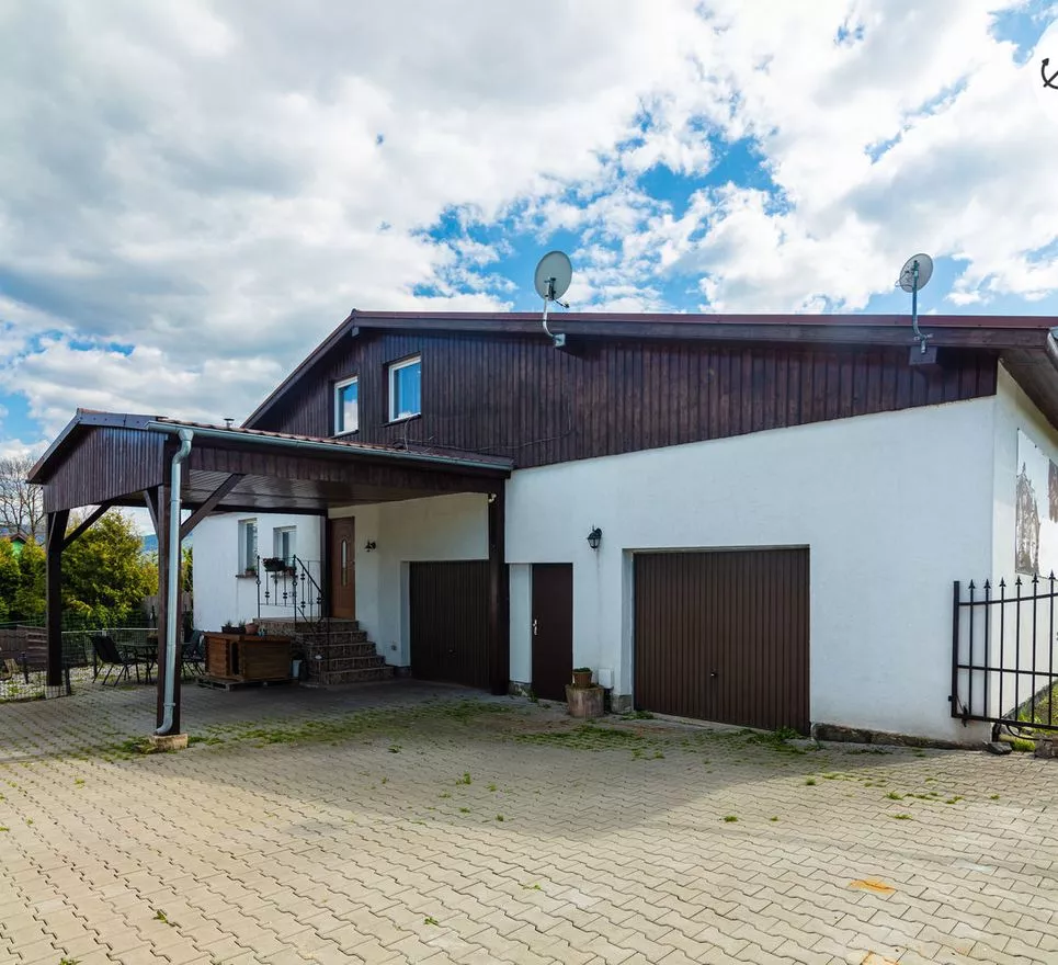 rodinný dům 4+kk s dvěma garážemi, Horní Tošanovice