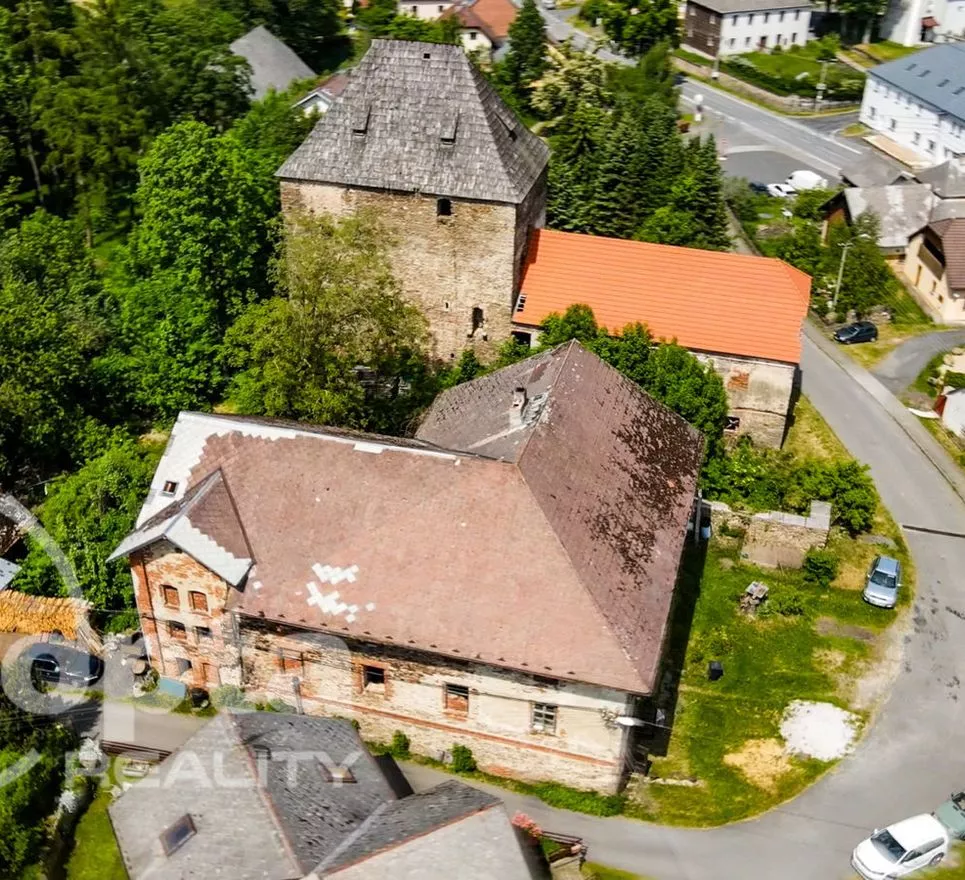 Objekt bývalého pivovaru, parcela 4.200 m2, Čachrov