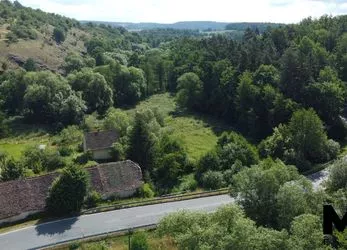 Prodej domu s velkým pozemkem 7200 m2 v obci Hostouň, Štítary nad Radbuzou.