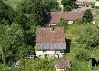Prodej domu s velkým pozemkem 7200 m2 v obci Hostouň, Štítary nad Radbuzou.