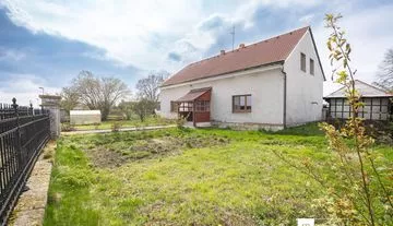 Prodej zajímavého rodinného domu 4+1, 175 m2, pozemek 1 289 m2, 6 250 000,- Kč, Chotětov