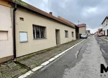 Prodej RD o velikosti 169 m2 v obci Horní Jelení, Pardubice.