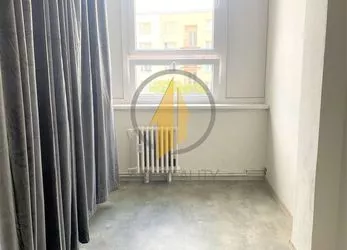 Pronájem nebytového prostoru o CP 8 m2 v zavedeném a žádaném kadeřnictví v Jičíně