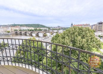 Pronájem Praha, luxusní vybavený apartmán 4+1(150m2),terasa, balkon, výhledem na Vltavu