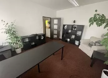Pronájem kanceláře 150 m2, Plzeň Na Roudné