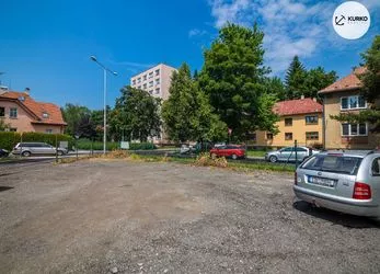 parkovací stání, ul. Bezručova