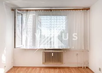 Prodej bytu 2+1 - 46 m2 s balkonem a sklepem, Vitry, Kladno-Kročehlavy